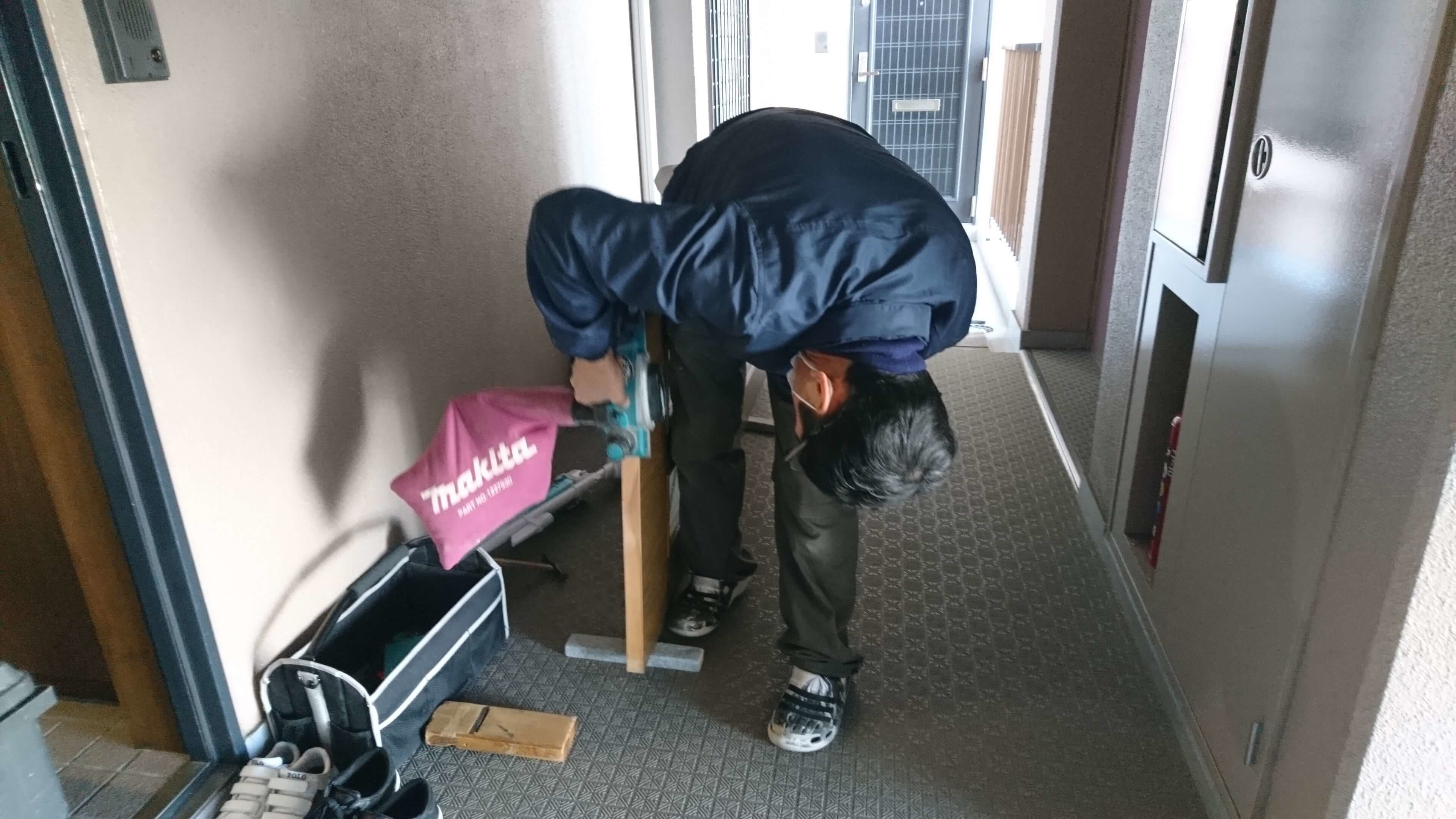 開き戸建付け調整 | 建具の建付け調整なら建具修理の窓口碧南市